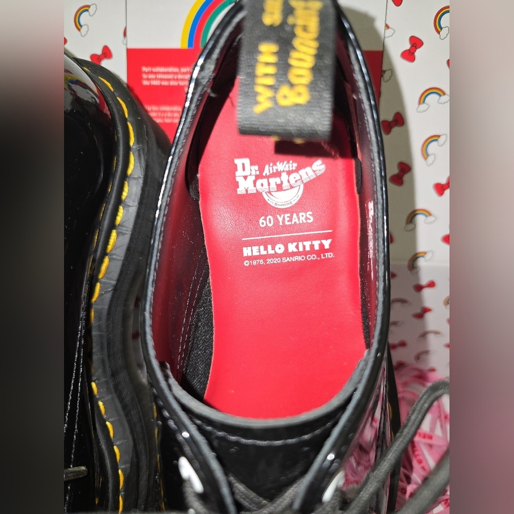 Dr. Martens Hello Kitty 60 Years 1461 Quad HK Patent Lamper Hydro Leather 7 - Picture 9 of 16